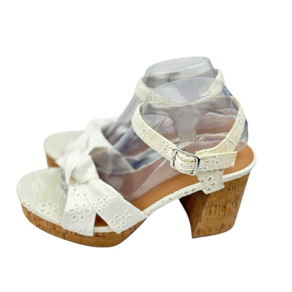 Torrid Platform Heels Womens Size 9.5W White Eyelet Boho Hippie Cottage Romantic - Picture 2 of 10